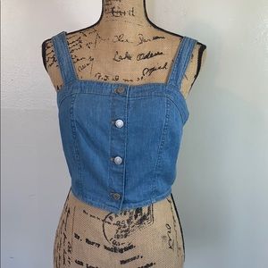 Levi’s Crop Top Size Small